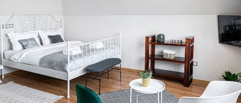 1 bedroom, iron/ironing board, free WiFi, bed sheets