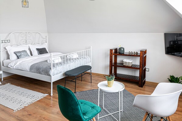 1 bedroom, iron/ironing board, free WiFi, bed sheets