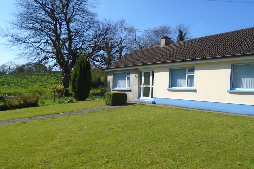 Farmhouse Bungalow on Working Farm