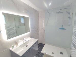 Dusche, Toilettenpapier