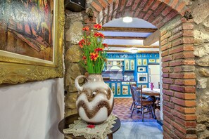 Unclassified image, 2 of 36, button