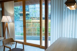 In-room safe, iron/ironing board, free WiFi, bed sheets - AMAZA (Himi)