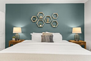 3 camere, una scrivania, ferro/asse da stiro, culla da viaggio