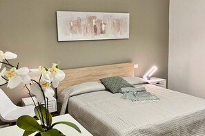 1 bedroom, desk, iron/ironing board, internet