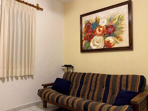 Family Apartment, 2 Bedrooms, Balcony, Beach View | Living area | 38-inch Smart TV with cable channels, Netflix, streaming services - Quinta Sea (Playa del Carmen)