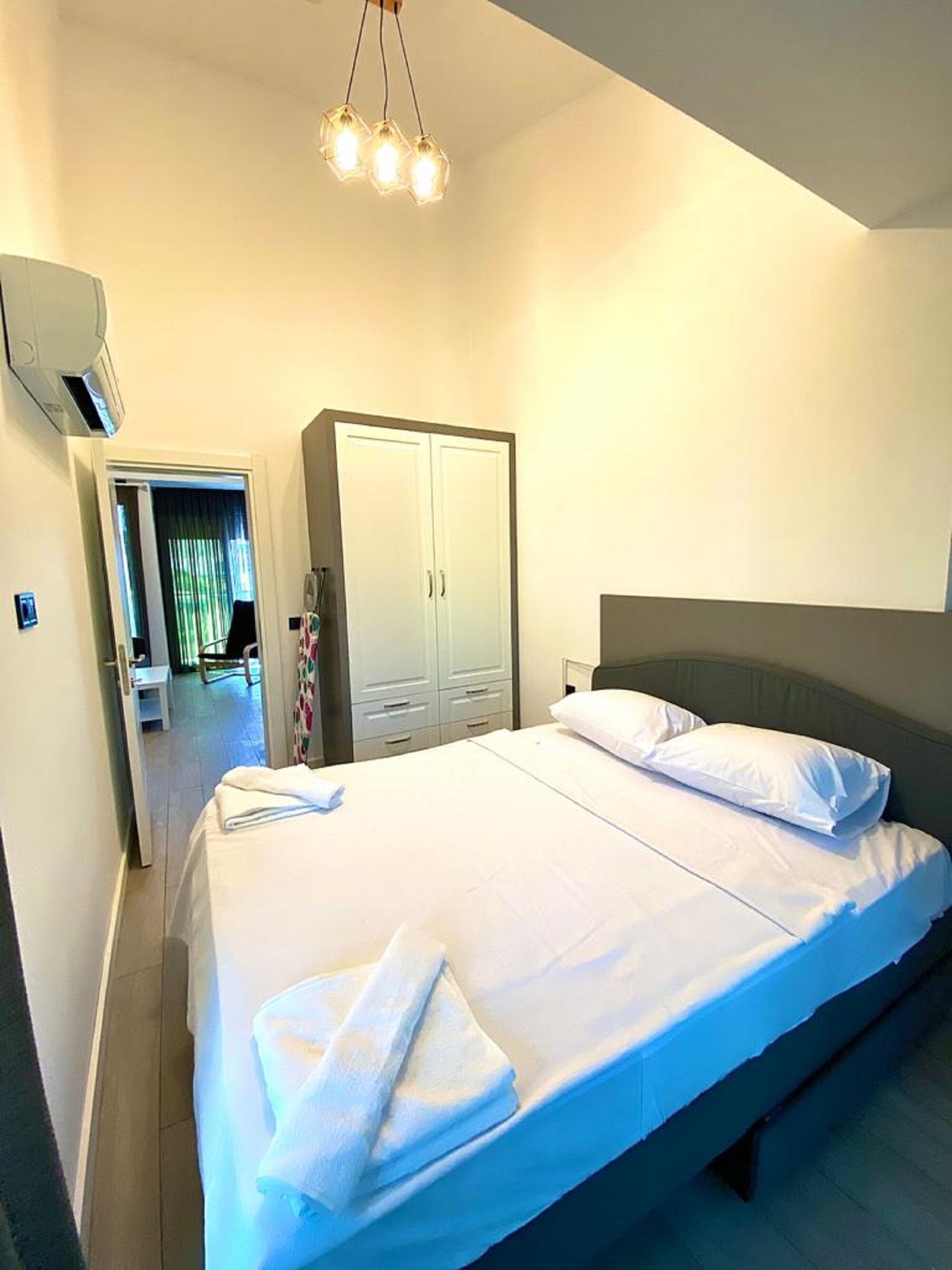 2 min from the sea!!!