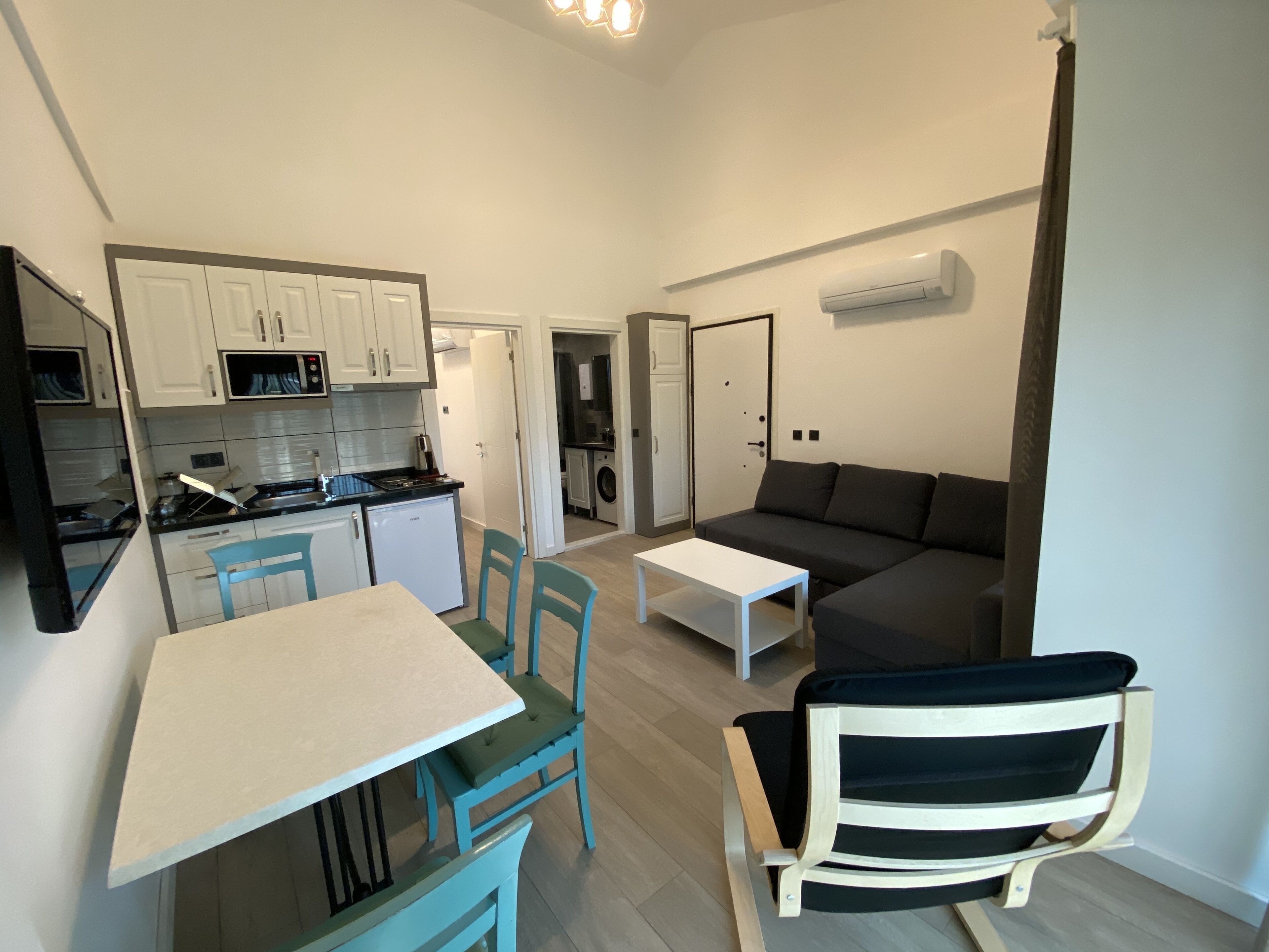 2 min from the sea!!!