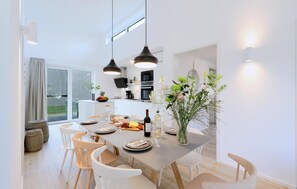 Living room - Stunning Home in Lembruch/dümmer See With 3 Bedrooms, Wifi and Indoor Swimming Pool (Lembruch)