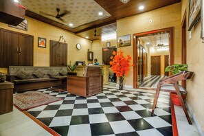Living area - Hotel The Jaisal Classic Jaisalmer (Jaisalmer)
