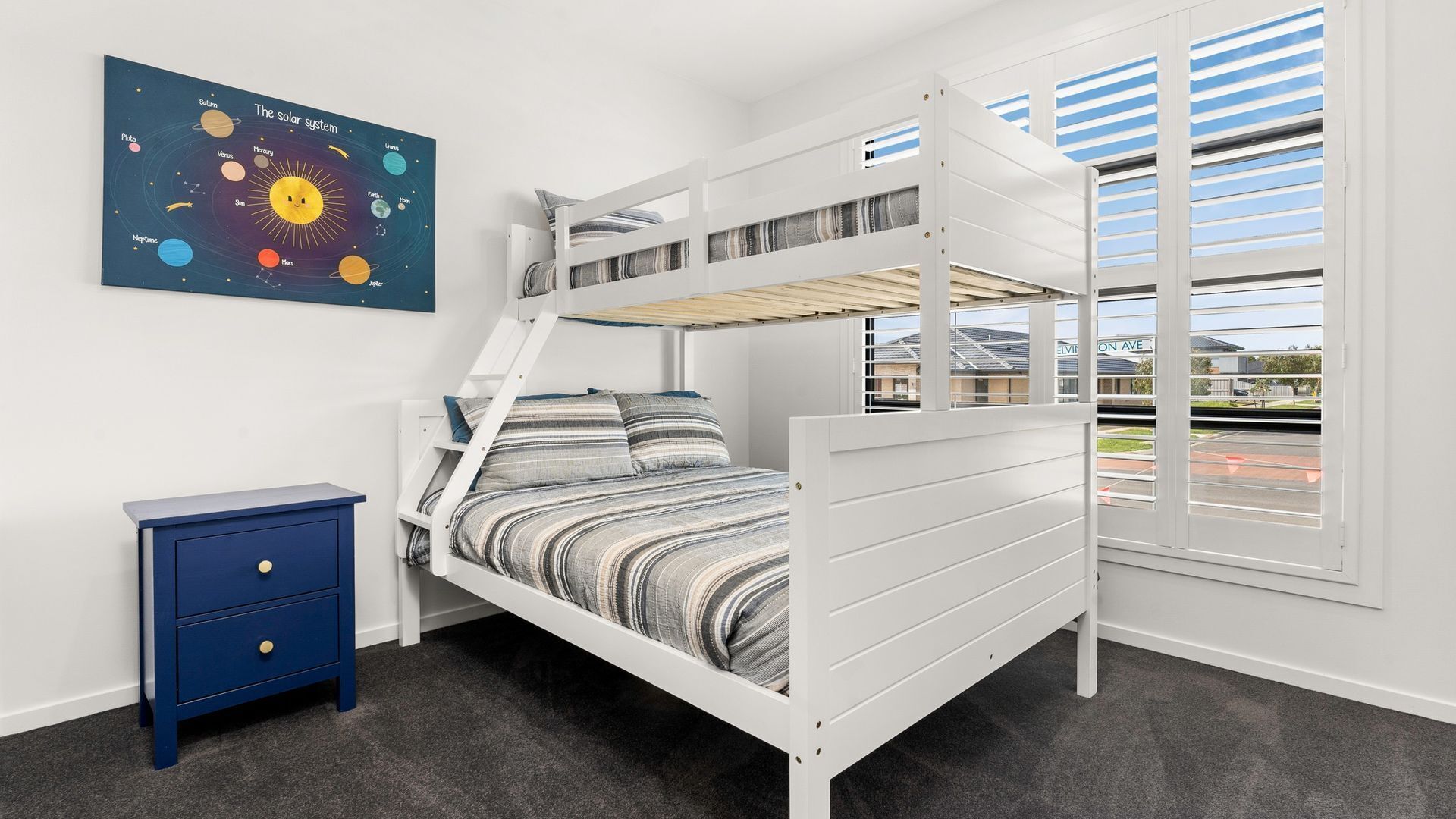 6 bedrooms, iron/ironing board, travel cot, Internet