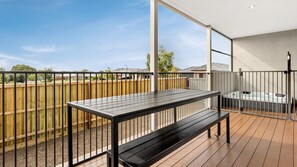 مغطس سبا خارجي