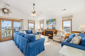 Télévision, cheminée