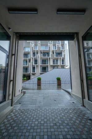 Property entrance - Easyrooms Dzirnavu (Riga)