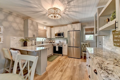 A Southern Retreat / Cozy Getaway in the heart of Atlanta Sleeps 4