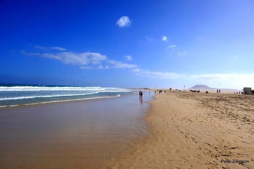 Luxury air conditioned Villa with large gardens private heated pool free WiFi.