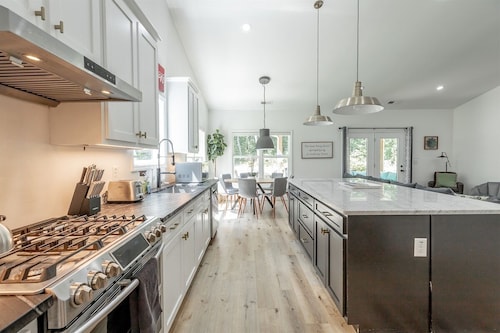 Cloudland Summit | Hot Tub + Grill | Dog Friendly