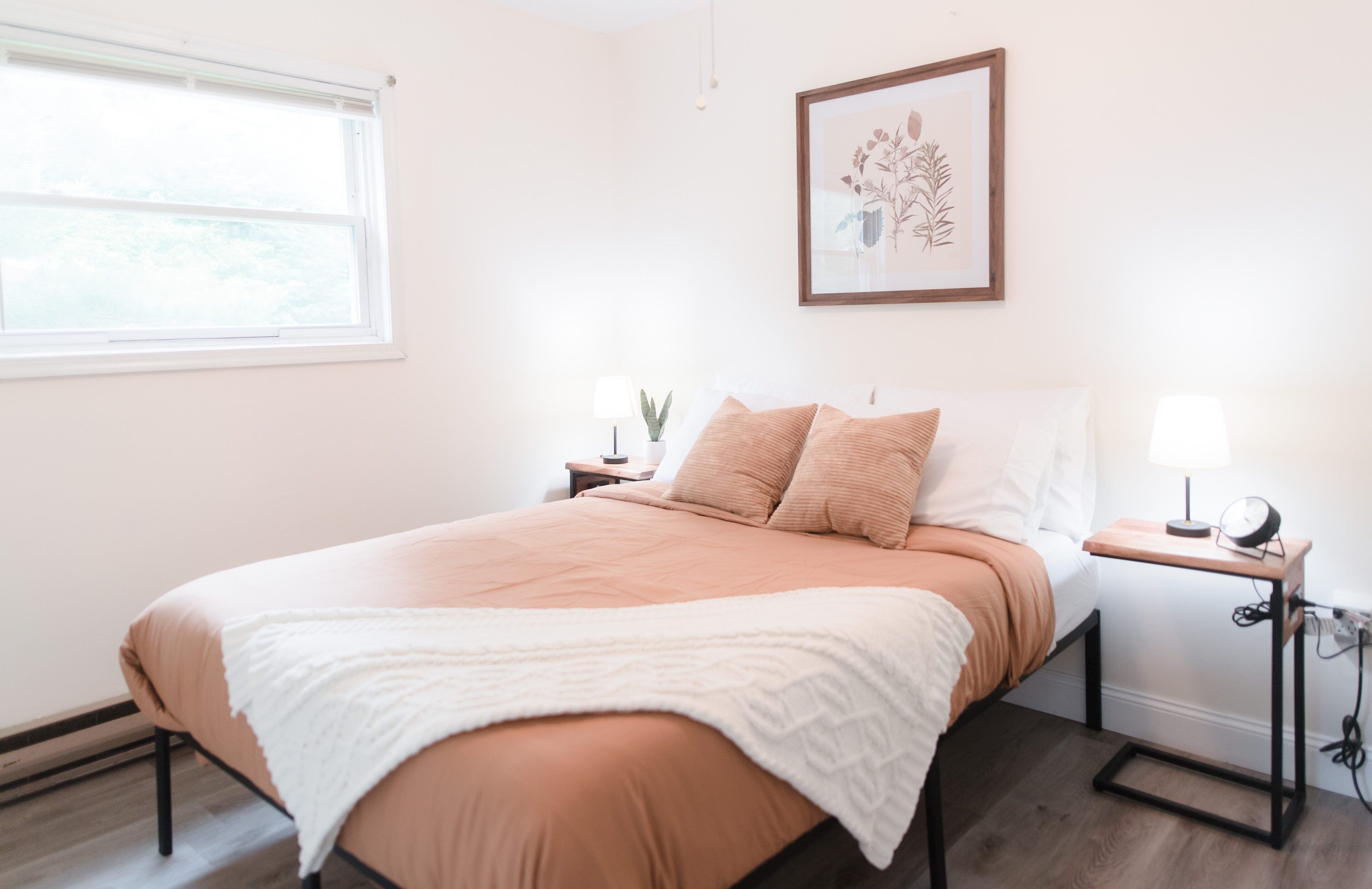 NEW! Poconos Escape - Home in Tobyhanna - KING Bed