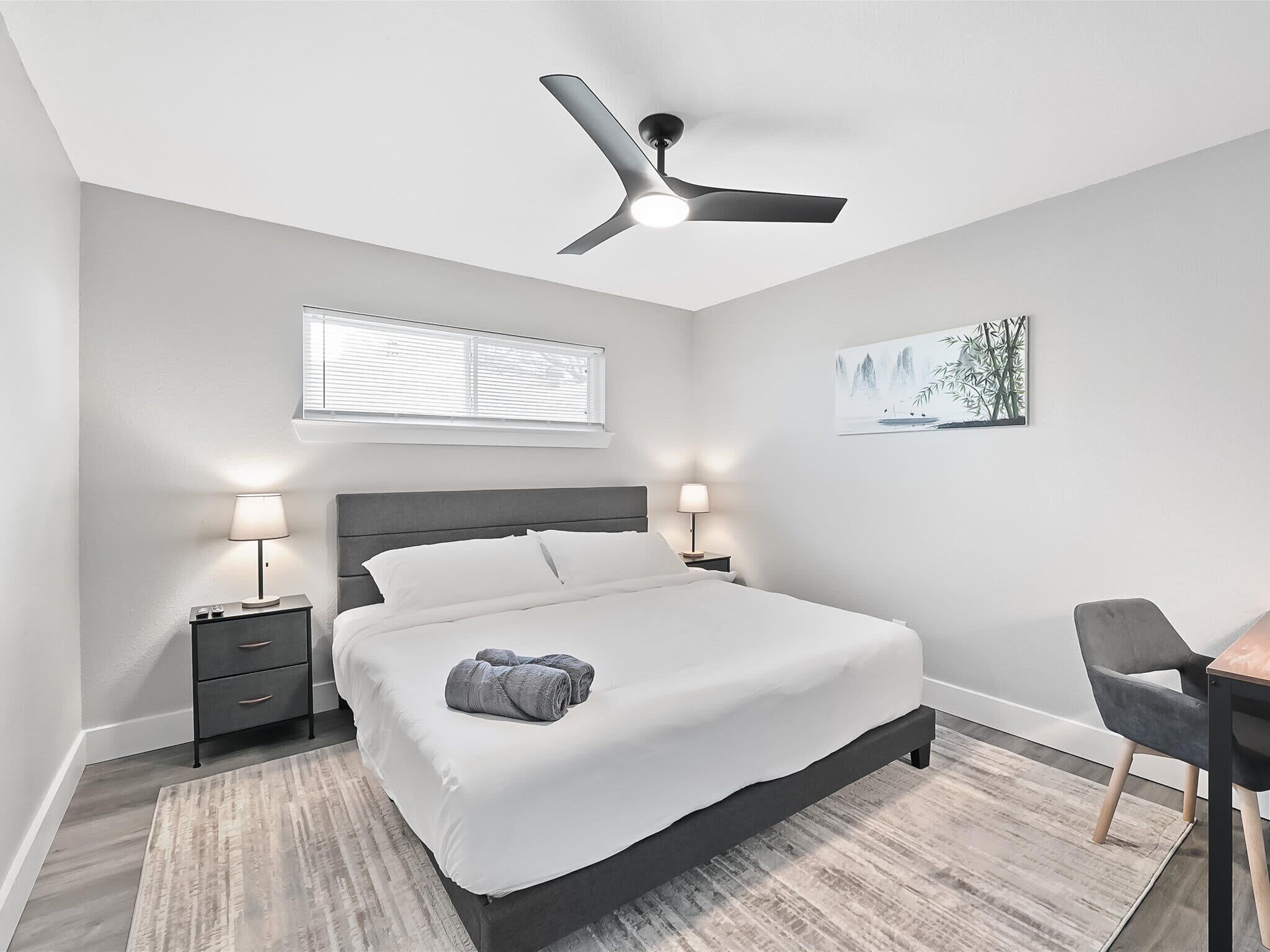 5 chambres, fer et planche à repasser, Wi-Fi, draps fournis