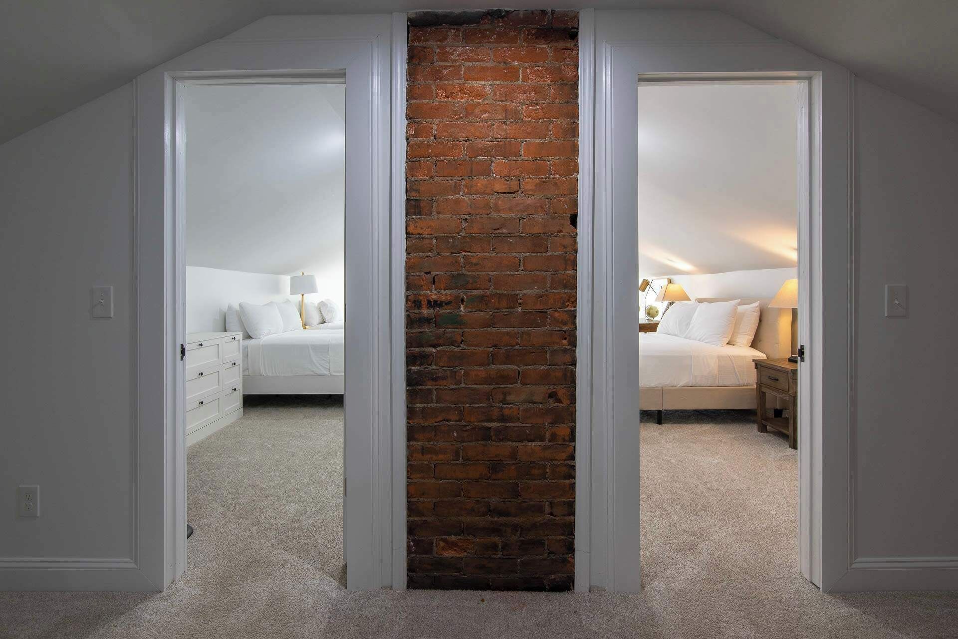 5 bedrooms, iron/ironing board, WiFi, bed sheets