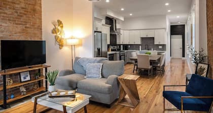 Two Condos for 14 Guests, 5 Bedrooms, Free Parking