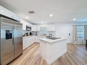 Fridge, microwave, oven, stovetop - Private Pool | Near Hard Rock Casino | Tampa Home (Tampa)