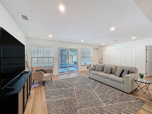 TV - Private Pool | Near Hard Rock Casino | Tampa Home (Tampa)