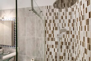 Shower, towels