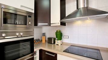 Frigorifero, microonde, forno, macchina per tè/caffè