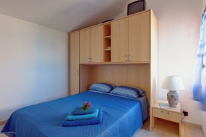 1 bedroom, iron/ironing board, bed sheets