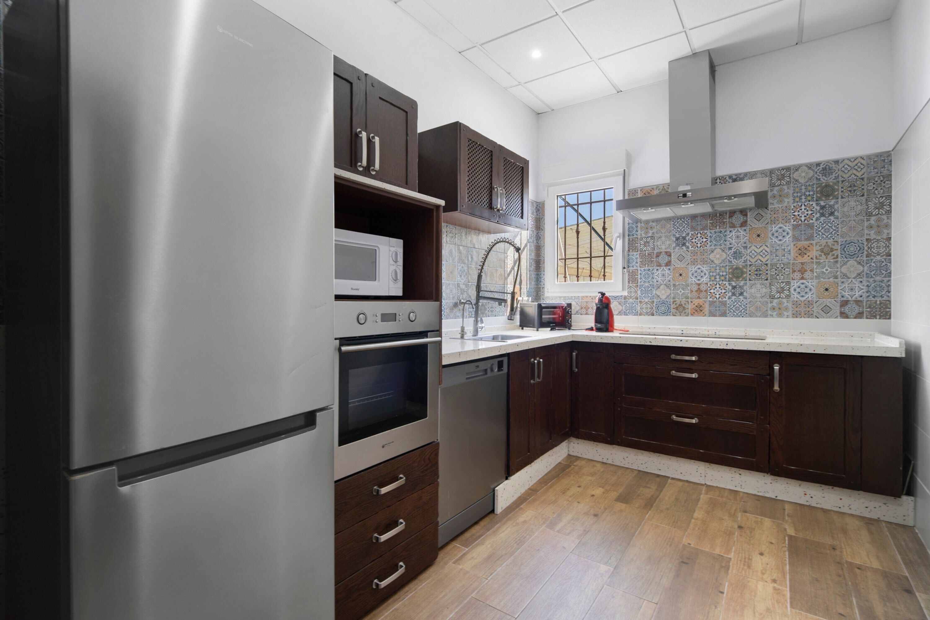 Refrigerador, microondas, horno, placa de cocina