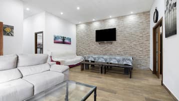 Televisión, chimenea