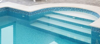 Villa 'Pastrana' avec piscine et Wi-Fi pour animaux de compagnie