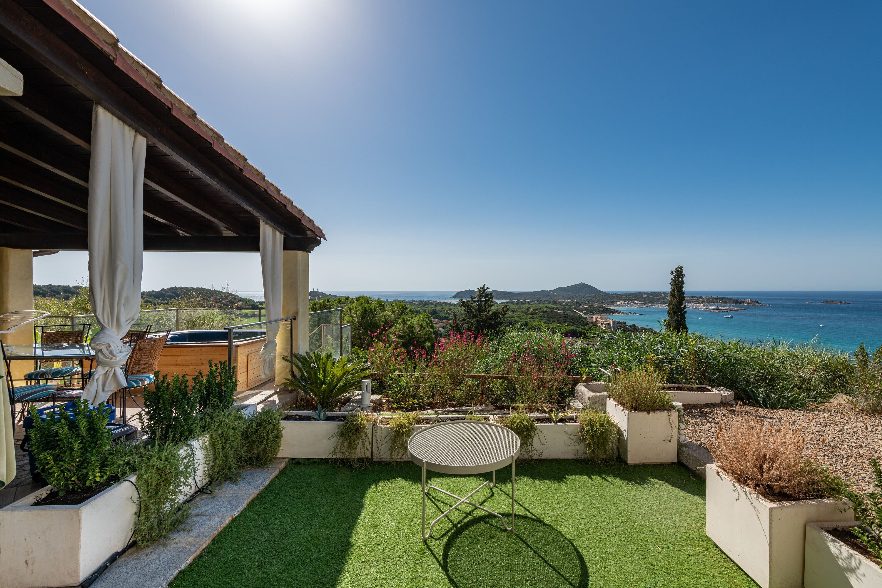 Holiday Home 'Dream House' with Sea View, Terraces & A/C