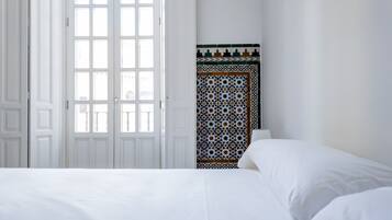 Apartament Deluxe, 2 dormitoris | 1 dormitori, roba de llit d'alta qualitat i cobrellits