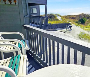 Property grounds - Oceanview 2B/2B SC110 Updated Condo with Private Beach Walkway and Pool (North Myrtle Beach)