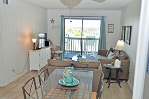 Smart TV - Oceanview 2B/2B SC110 Updated Condo with Private Beach Walkway and Pool (North Myrtle Beach)