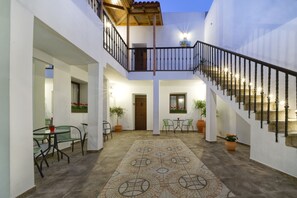 Terrace/patio - CASA VERDE Comfortable Air-Conditioned (Ingenio)