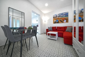 Premium bedding, free minibar, individually decorated - CASA VERDE Comfortable Air-Conditioned (Ingenio)