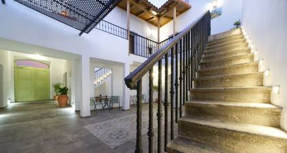 CASA VERDE Comfortable Air-Conditioned