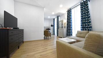 1 bedroom, premium bedding, free minibar, individually decorated