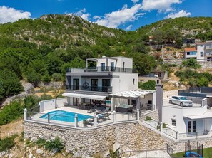 Exterior - Villa Neda - modern and comfortable accommodation with a Heated pool with massage, Whirlpool, Infrared Sauna, view of Cetina, and natural environment of the Omiš hinterland (Blato Na Cetini)