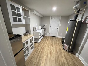 Kylskåp, mikrovågsugn, ugn och spishäll