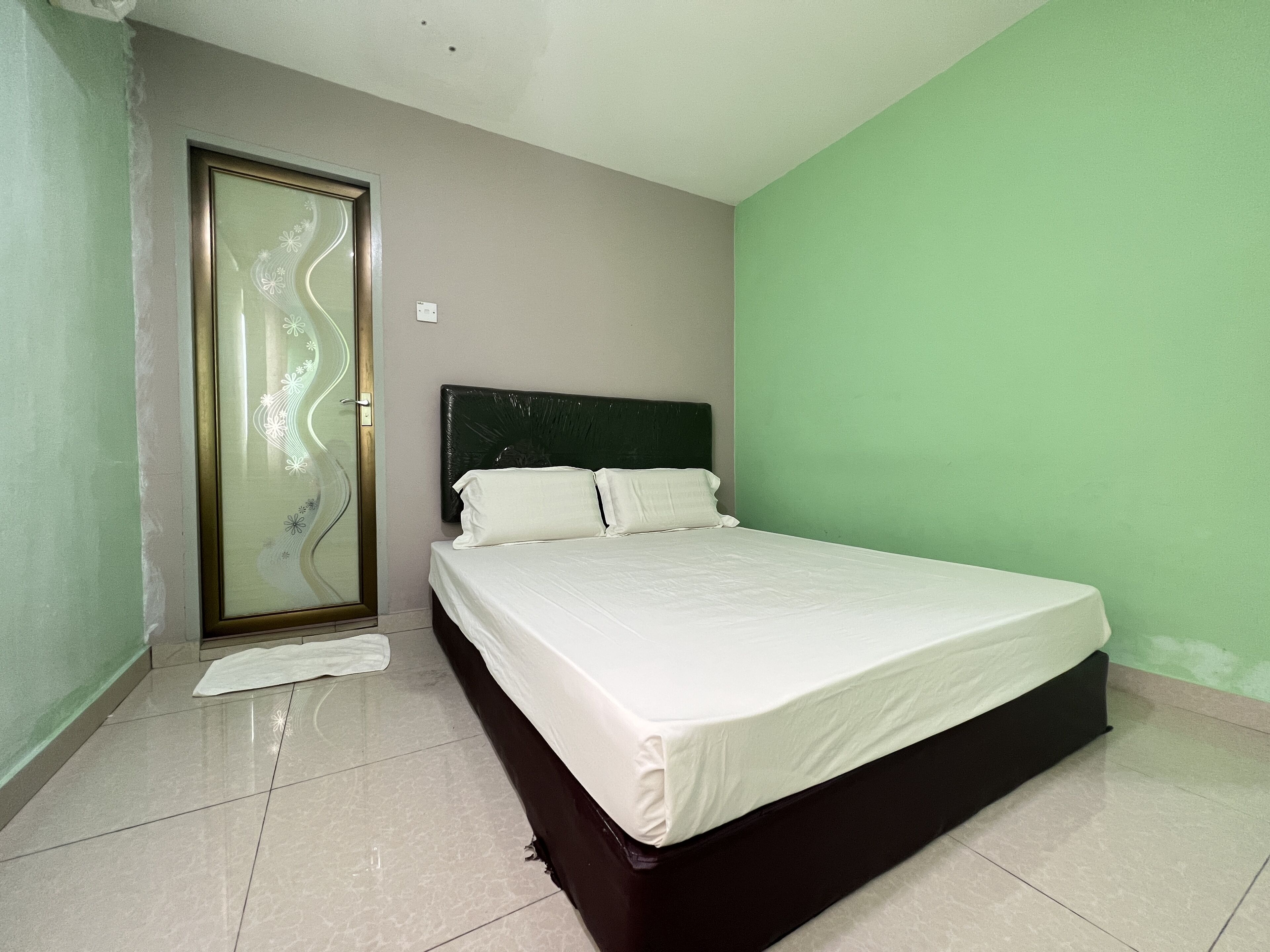 deluxe double room | free wifi, bed sheets