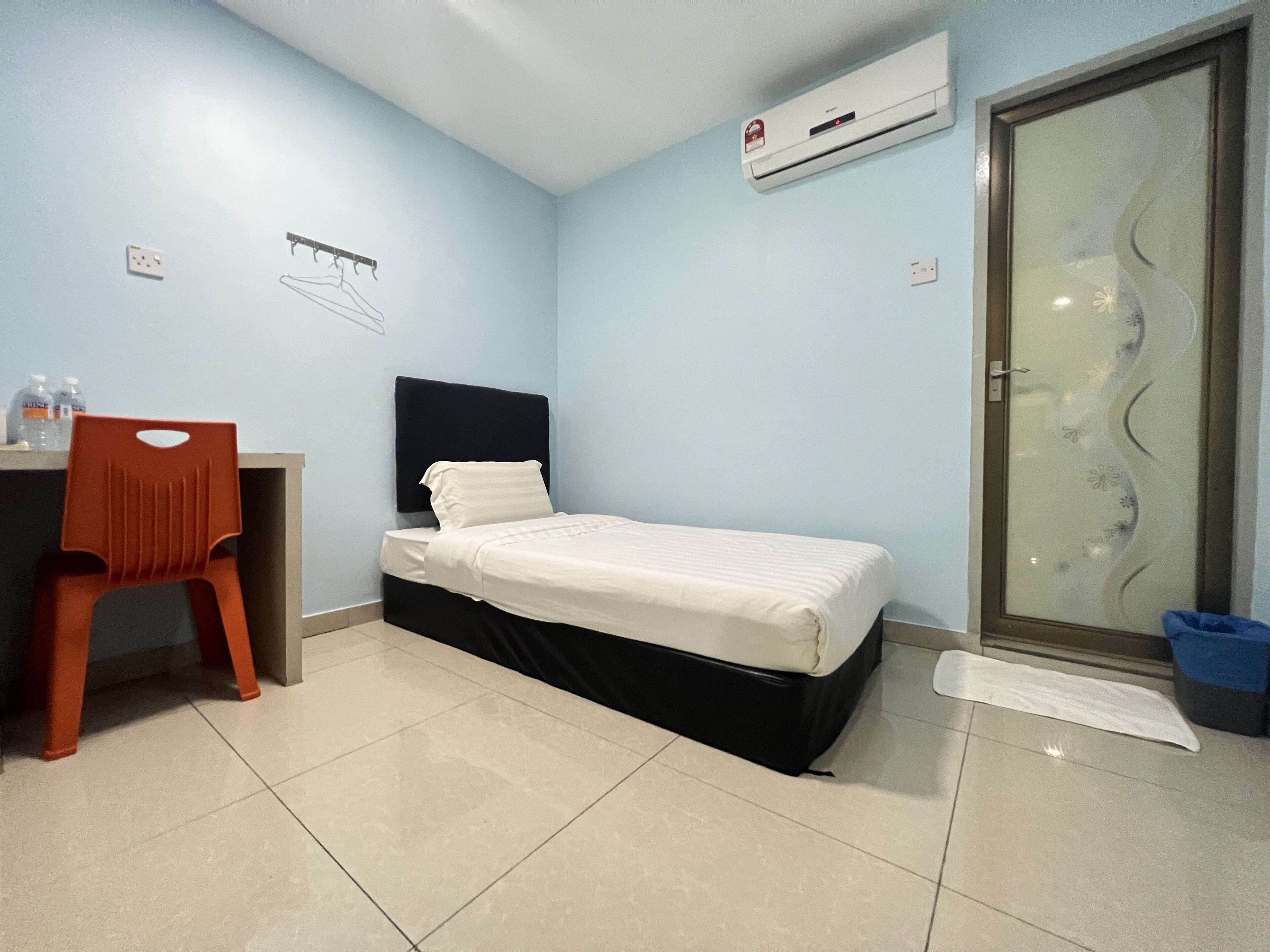 standard single room | free wifi, bed sheets