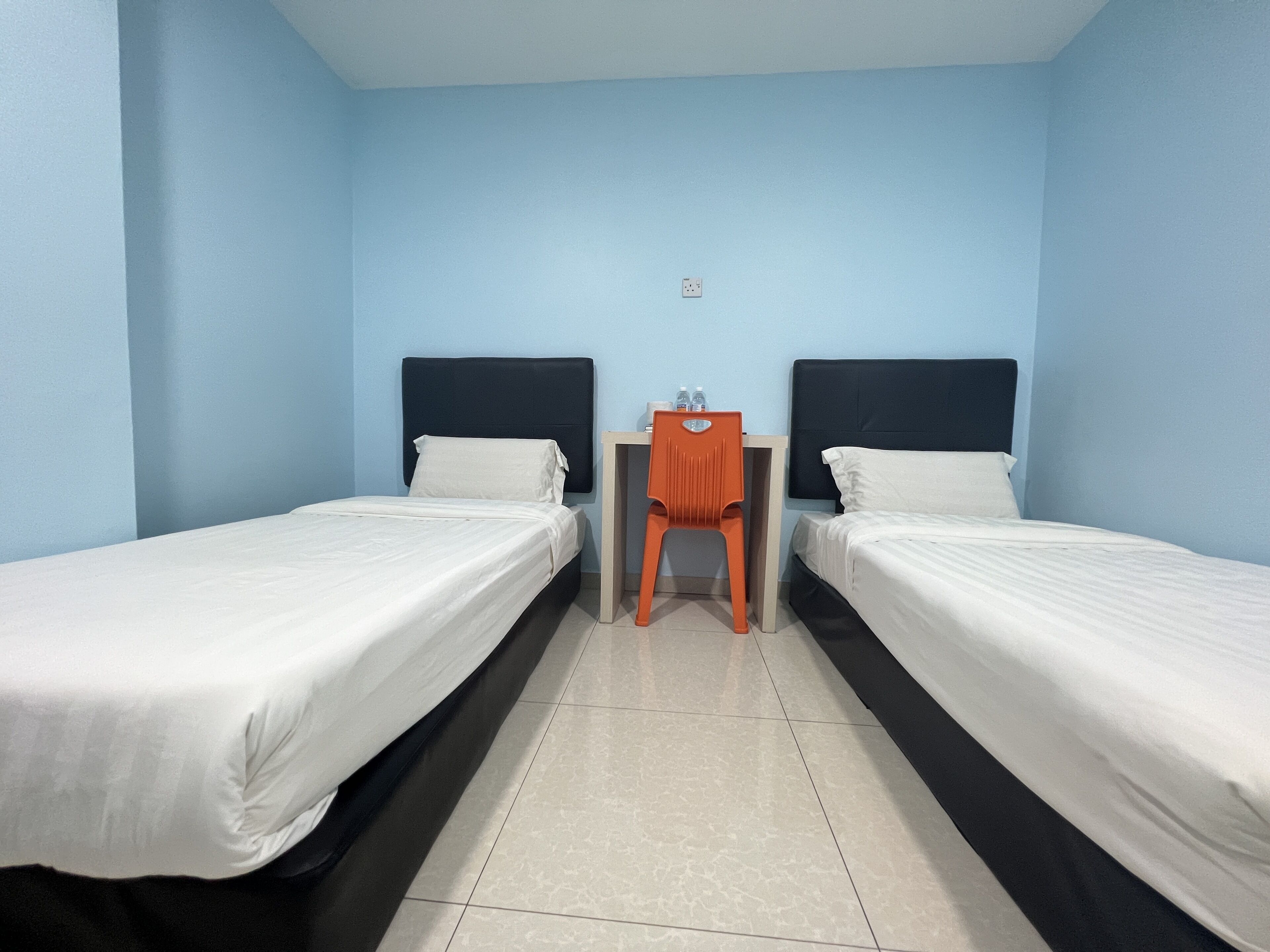 standard twin room | free wifi, bed sheets