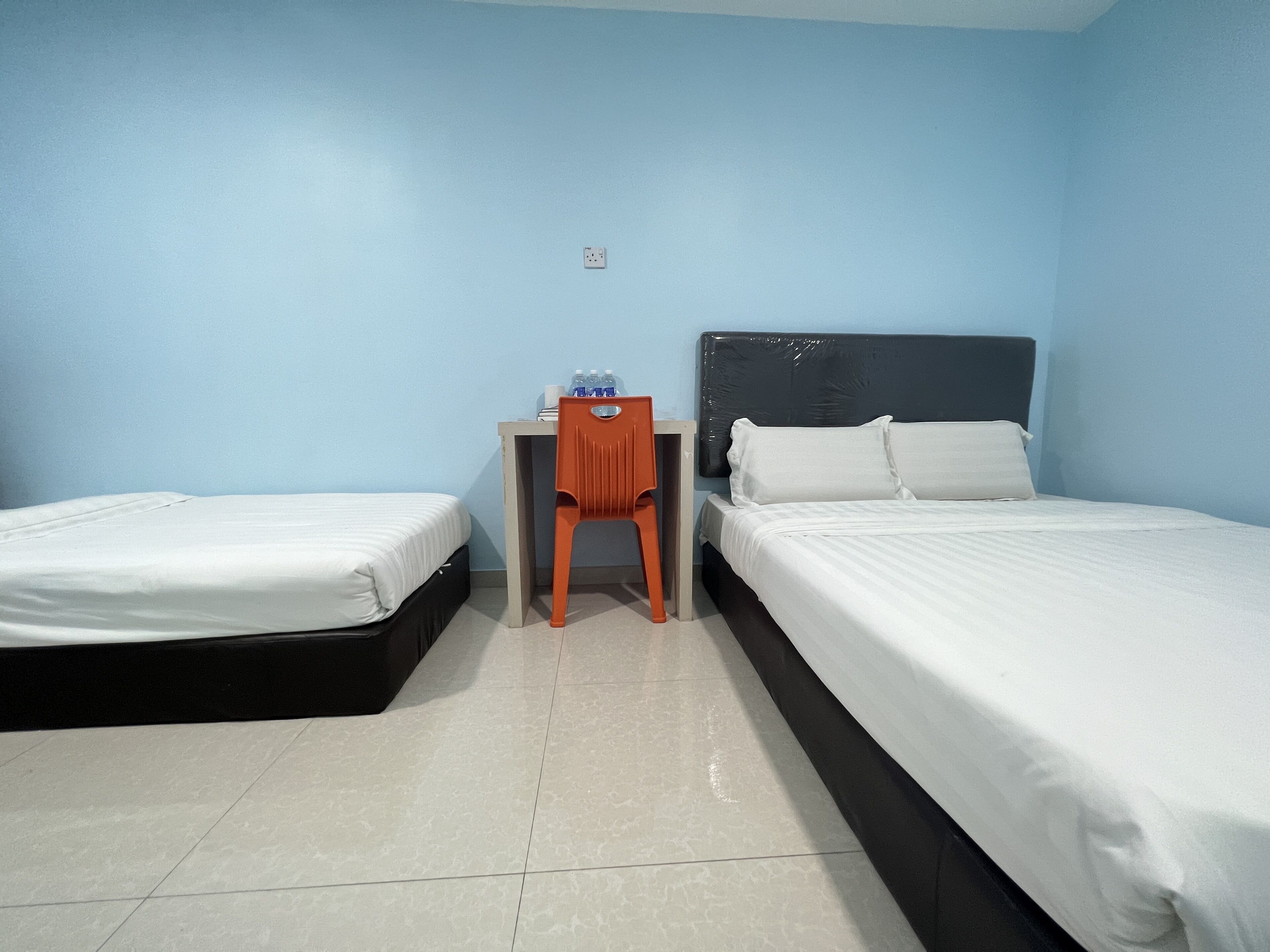 standard triple room | free wifi, bed sheets