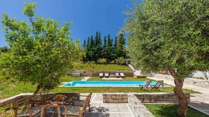 Outdoor pool - Adhili ii Residence (Rethymno)