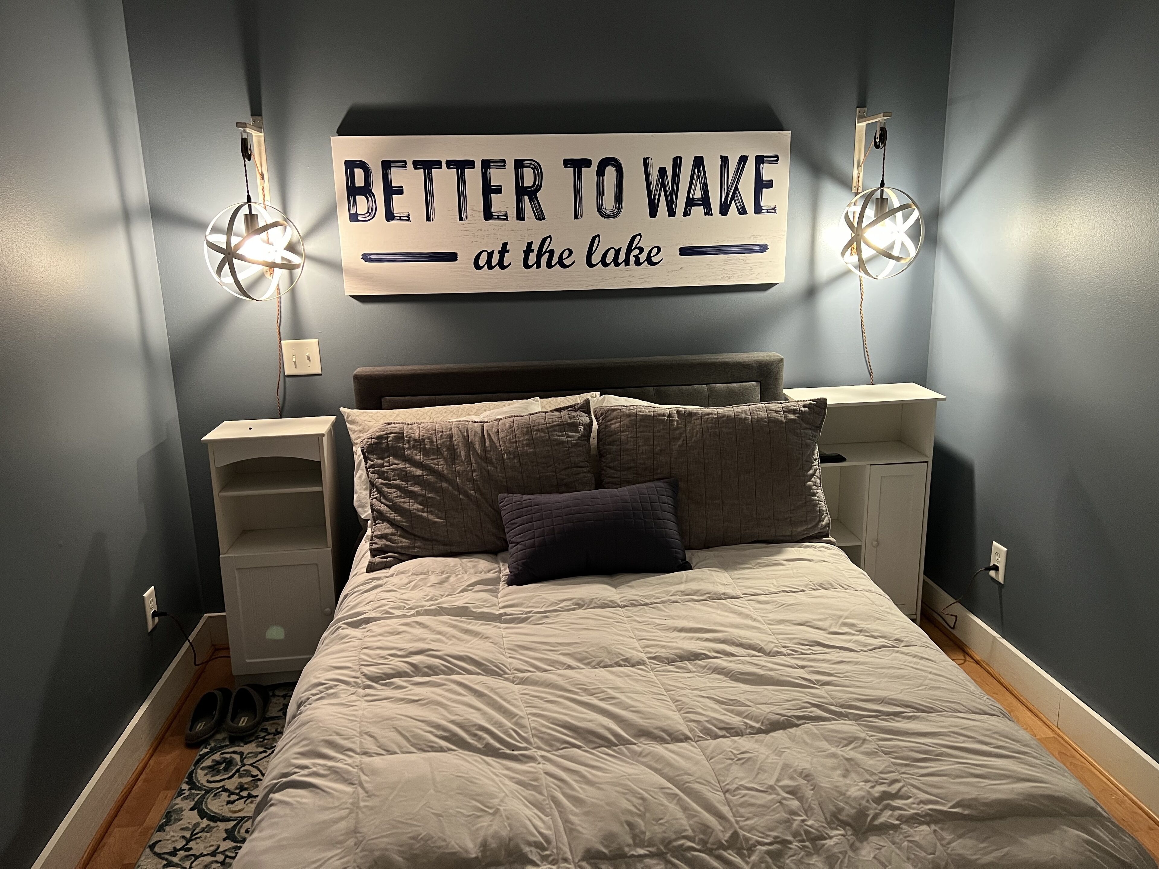 3 bedroom lake house & pool, only 35 min. to Wisconsin Dell and Cascade Mountain