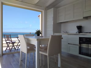 Premium-lejlighed - 1 soveværelse - terrasse - havudsigt | Privat køkken | Køleskab, ovn, kogeplade, espressomaskine