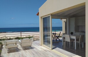 Leilighet – premium, 1 soverom, terrasse, sjøutsikt | Utsikt mot strand/hav